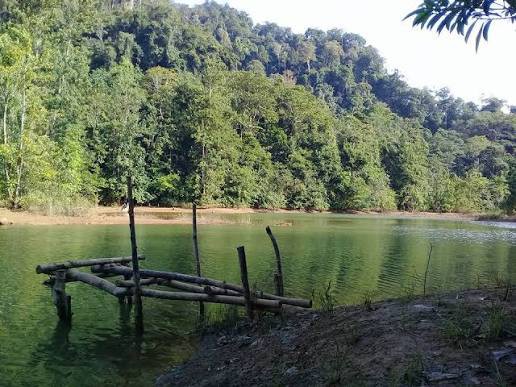 Gambar Tasik Kars Meranti