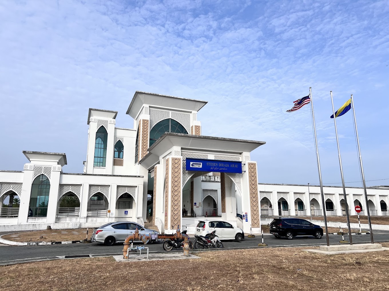 Gambar Stesen Diraja Arau