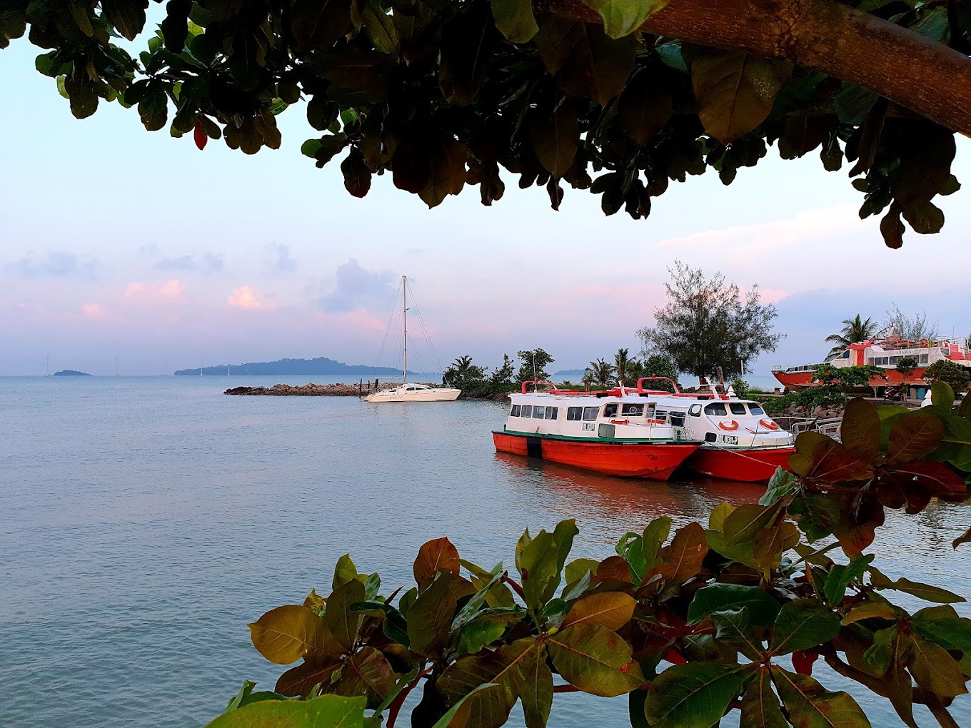 Gambar Jeti Anjung Batu