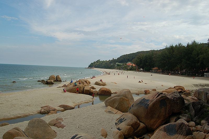 Gambar Pantai Teluk Cempedak