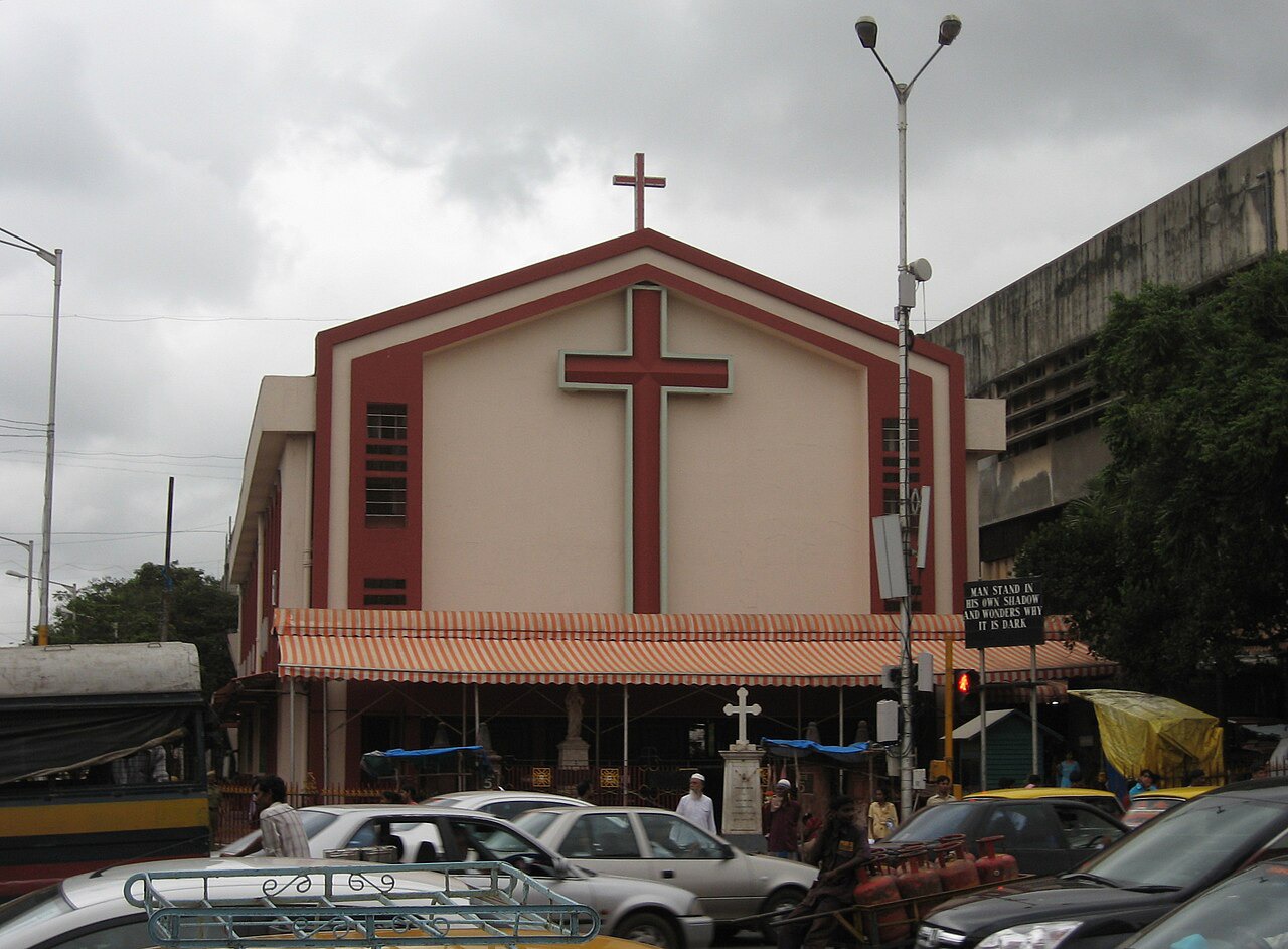 Gambar Gereja St. Michael dan All Angels