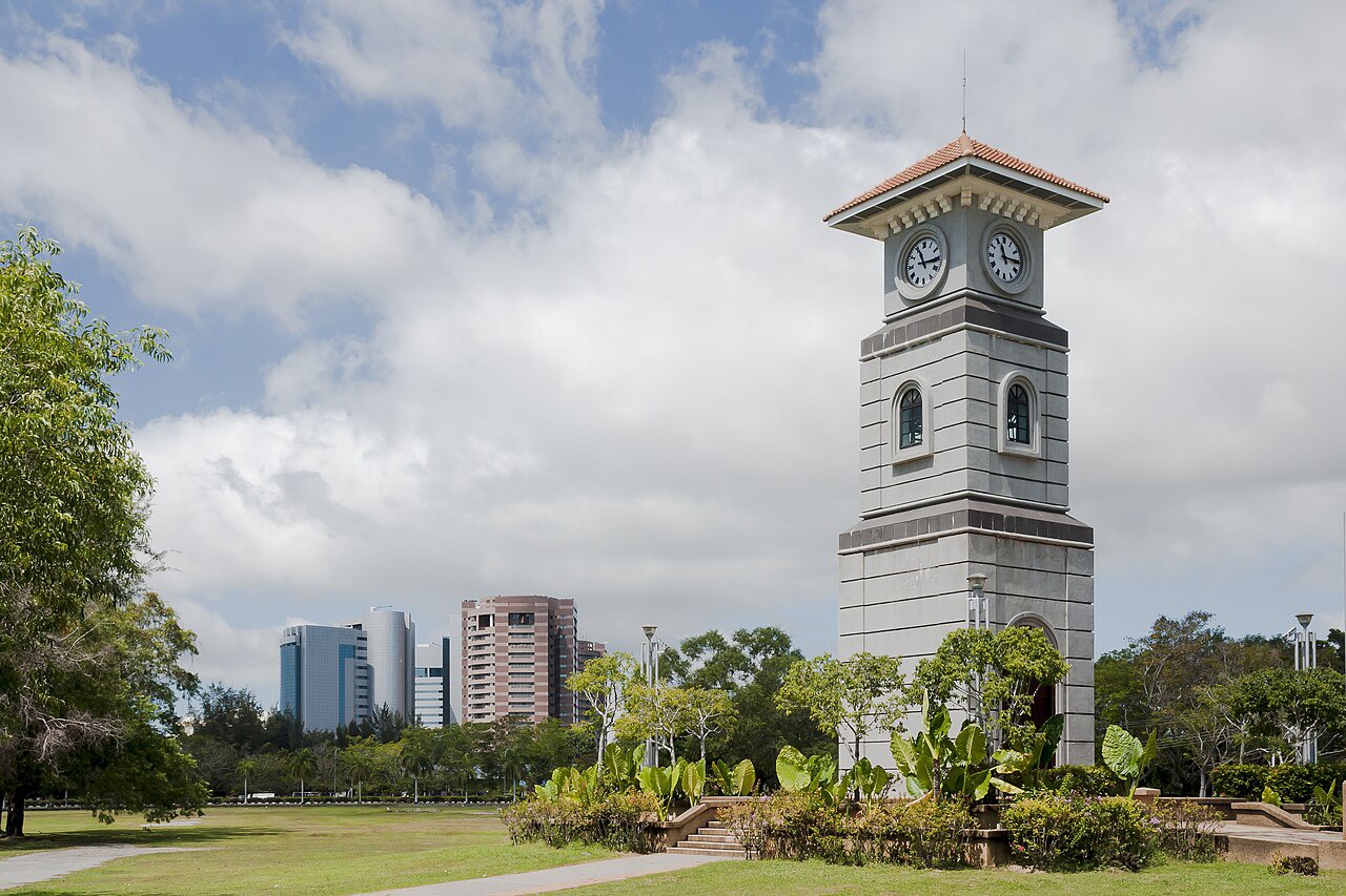 Gambar Menara Jam Labuan