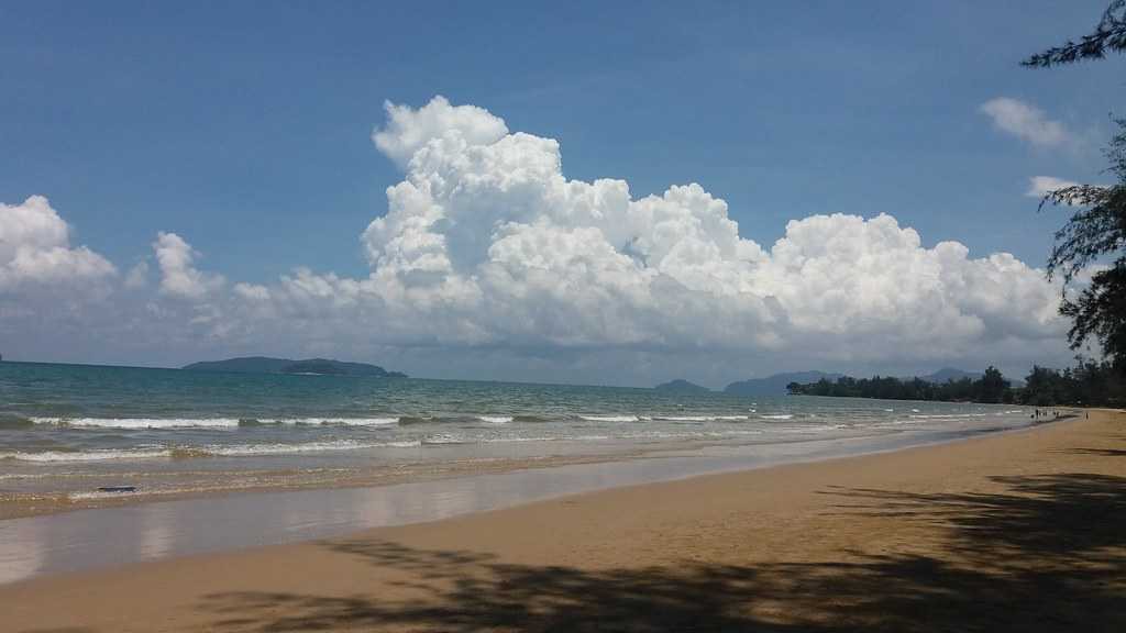 Gambar Pantai Tanjung Aru Labuan