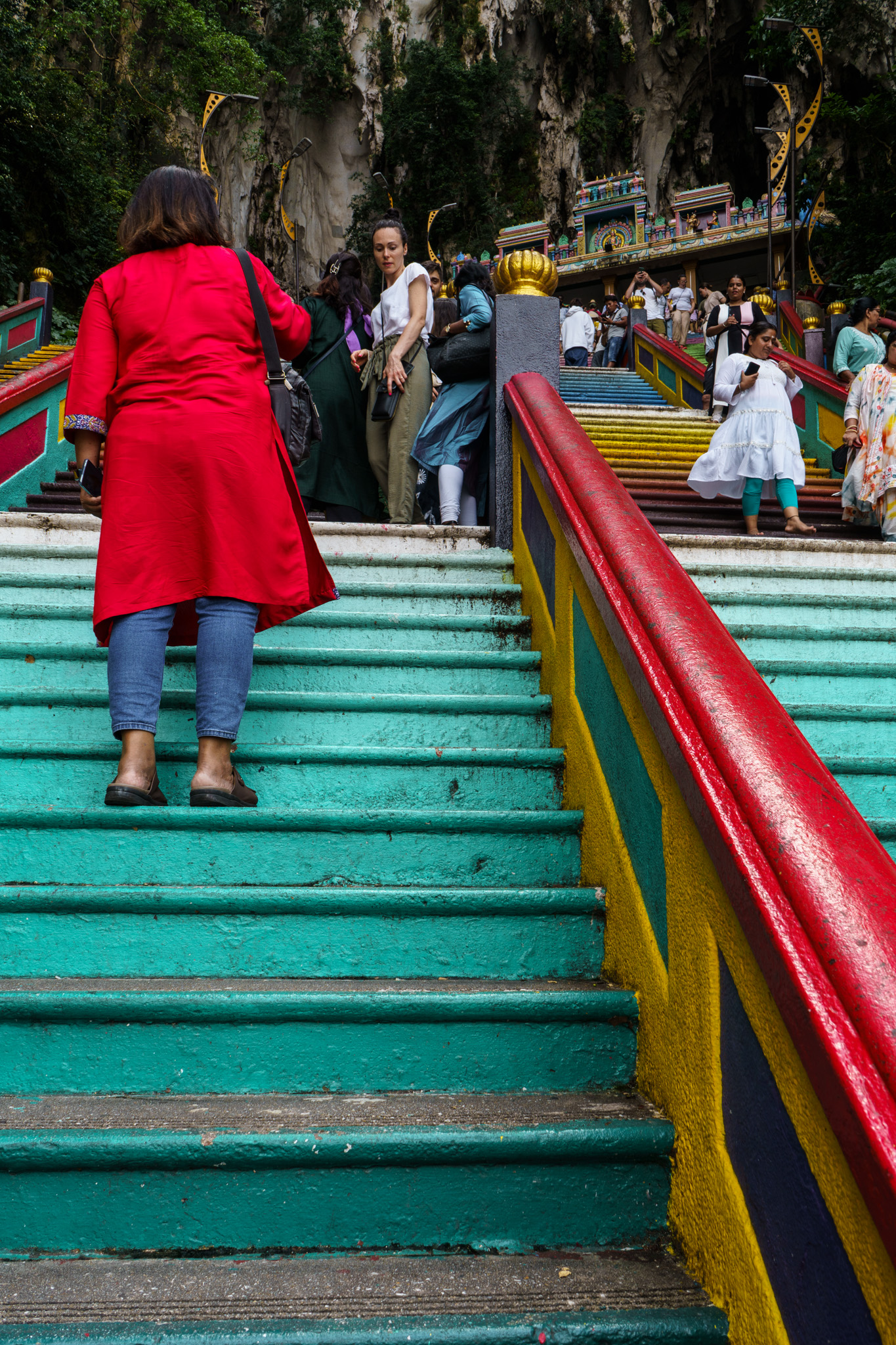 Tangga berwarna-warni Batu Caves